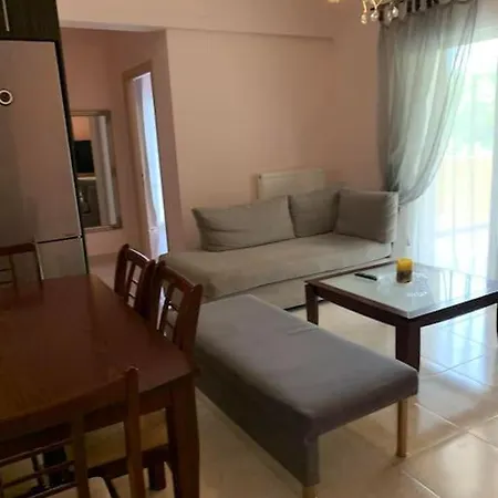 Fotis And Linda In Apartament