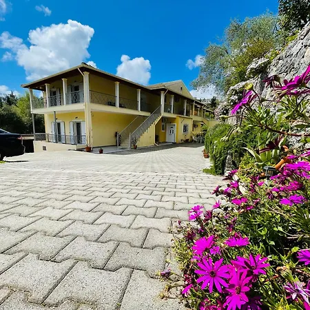 Fotis And Linda In * 고우비아