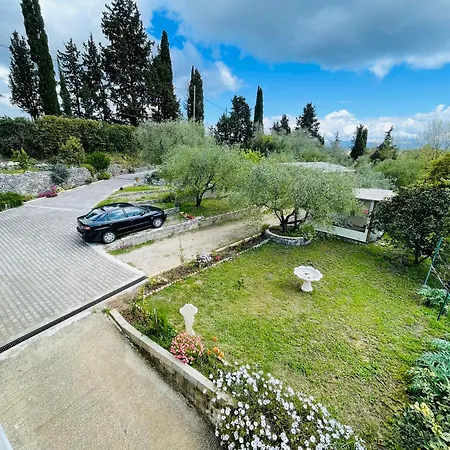 Fotis And Linda In 아파트 *